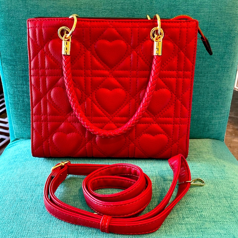 New red hearts purse